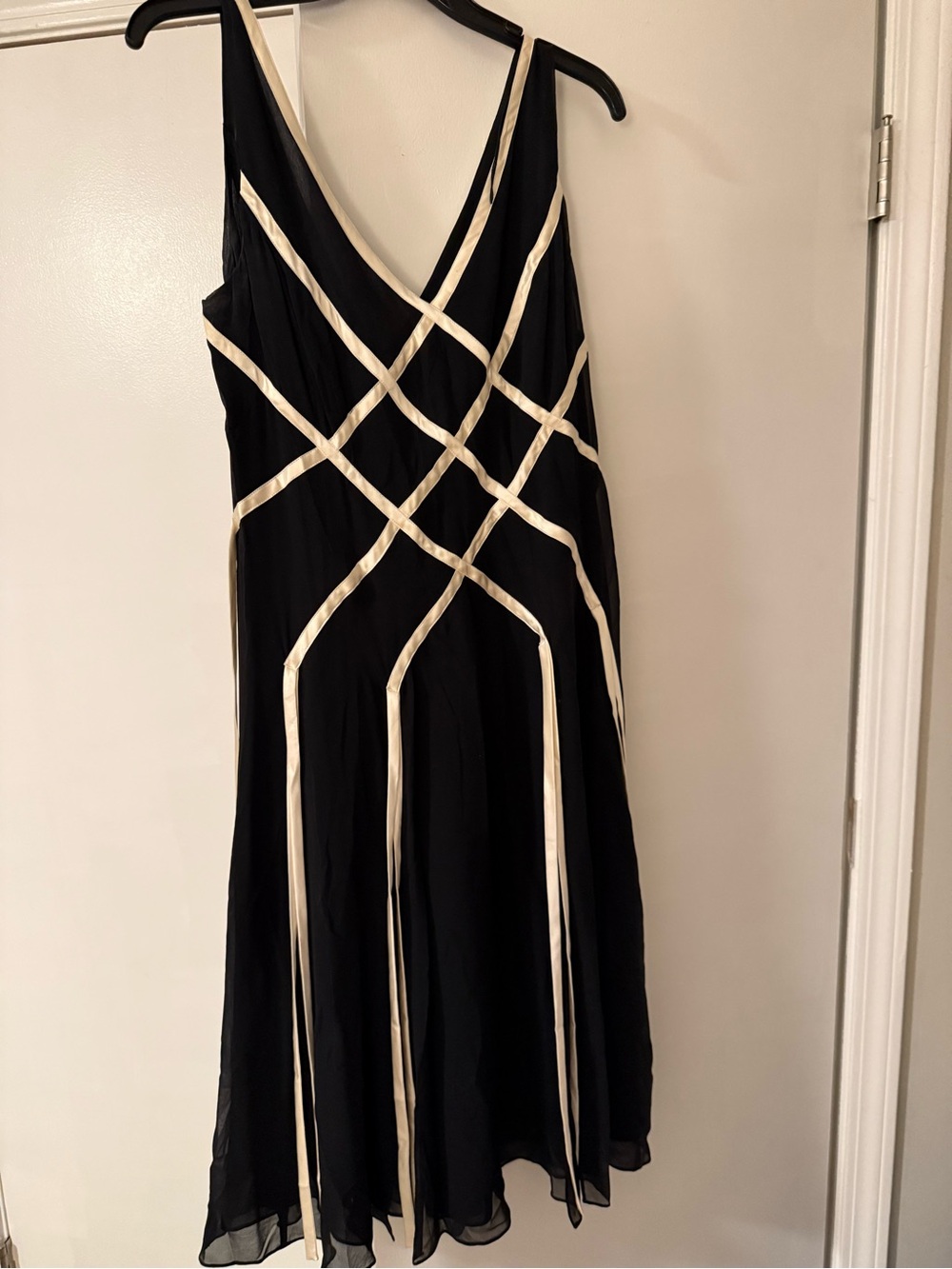 Papell Boutique Evening 100% Silk Black & Champagne Dress - Size 14